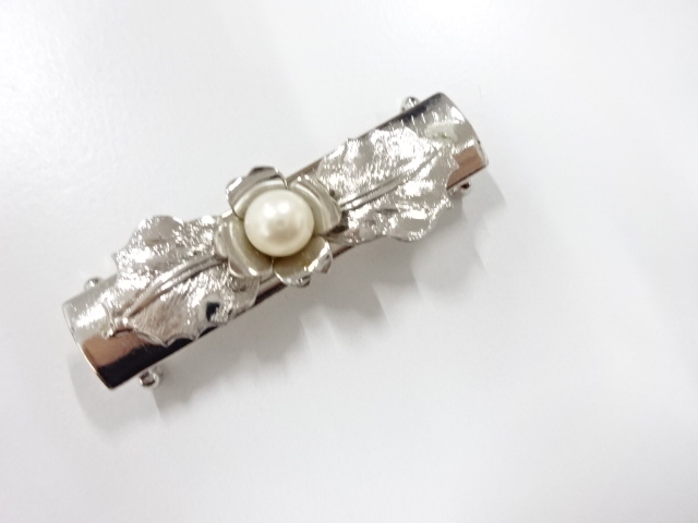 JAPANESE KIMONO / ANTIQUE OBIDOME (SASH CLIP) / PEARL